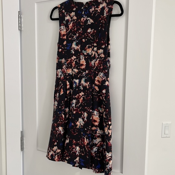 RW& Co floral Dress size 4 - Picture 3 of 3